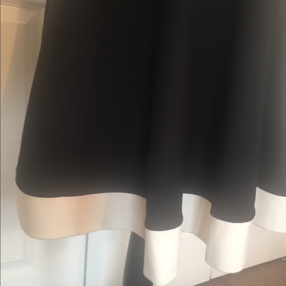 💥FLASH SALE 💥 Classic A Line Dress - Picture 3 of 8